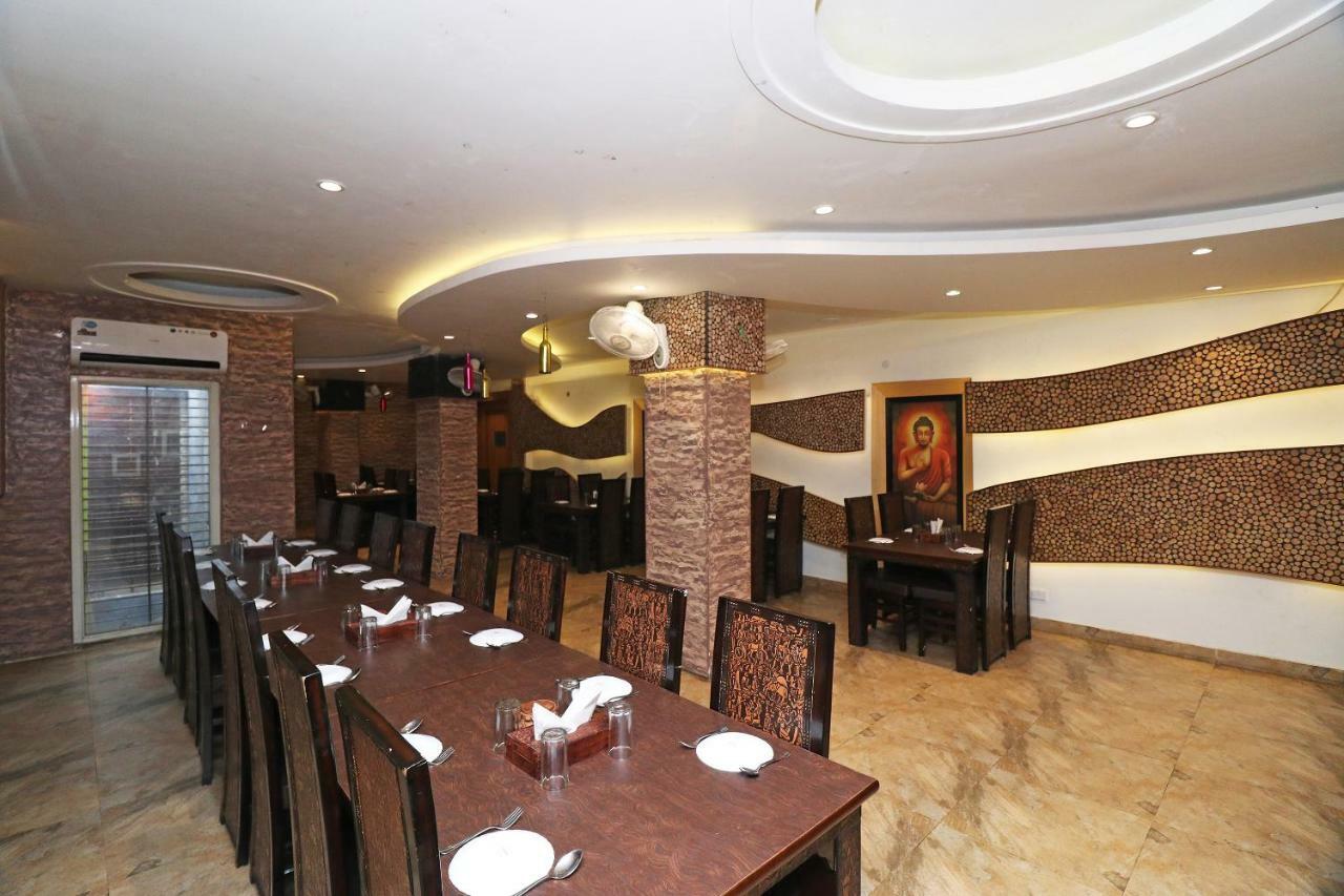 Oyo 5843 Hotel Yash Inn Mirzāpur Extérieur photo