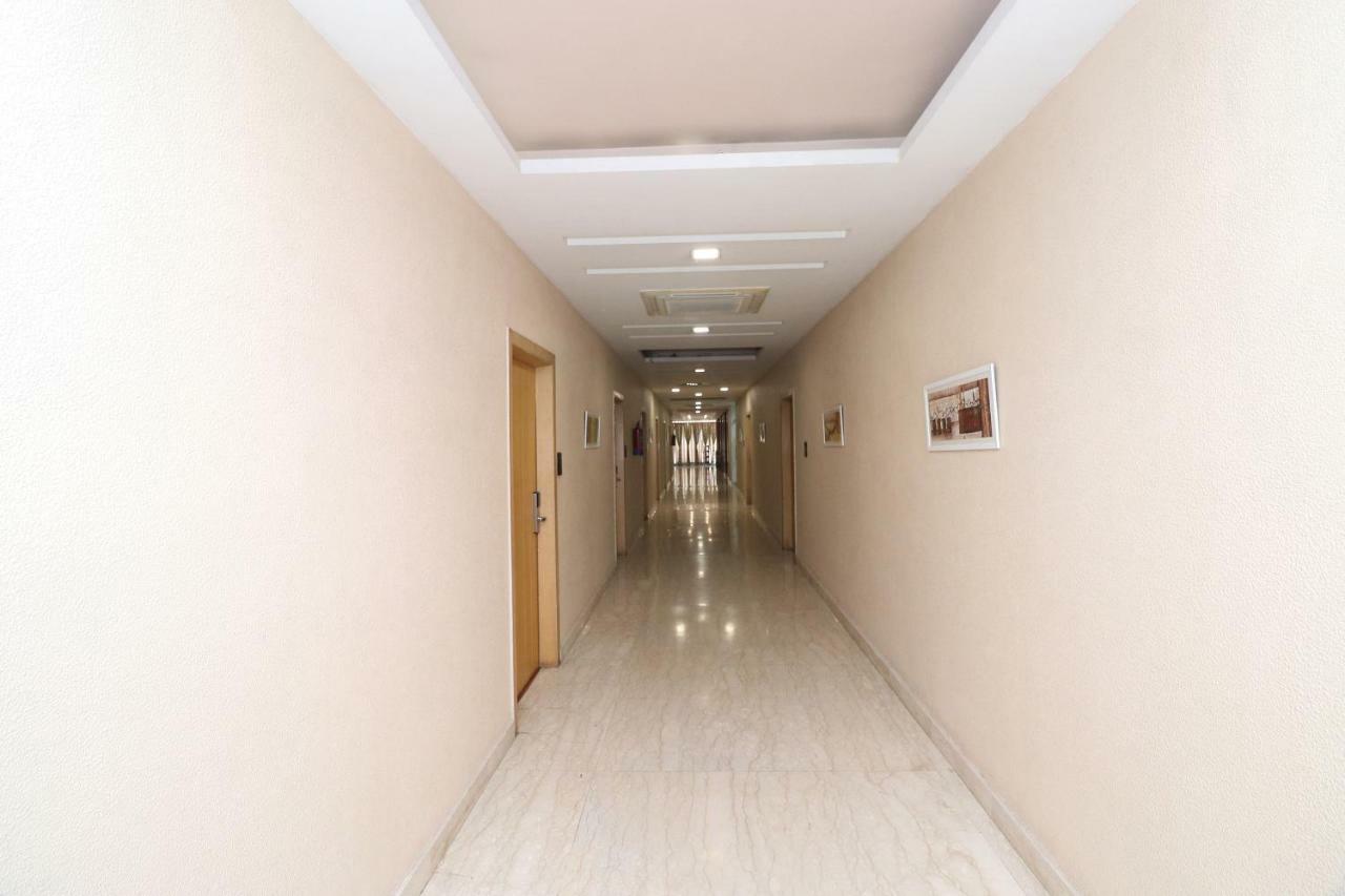 Oyo 5843 Hotel Yash Inn Mirzāpur Extérieur photo
